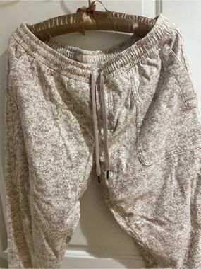 Athleta Beige Marled Drawstring Joggers